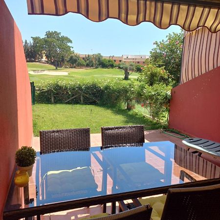 Olhando Um Campo De Golf Islantilla Dış mekan fotoğraf